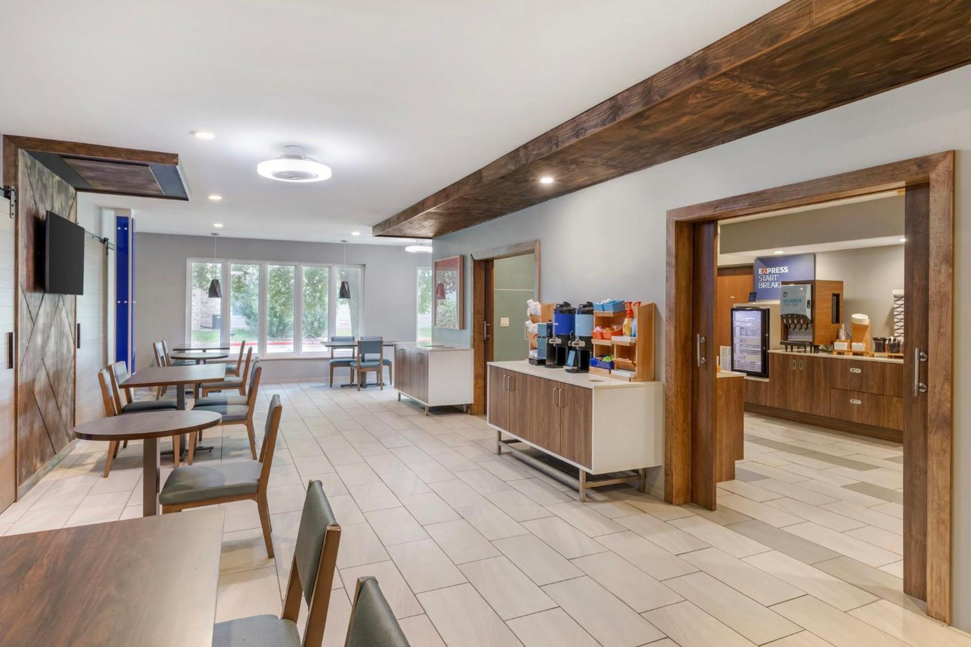 Holiday Inn Express Hotel And Suites Alice By Ihg Екстериор снимка