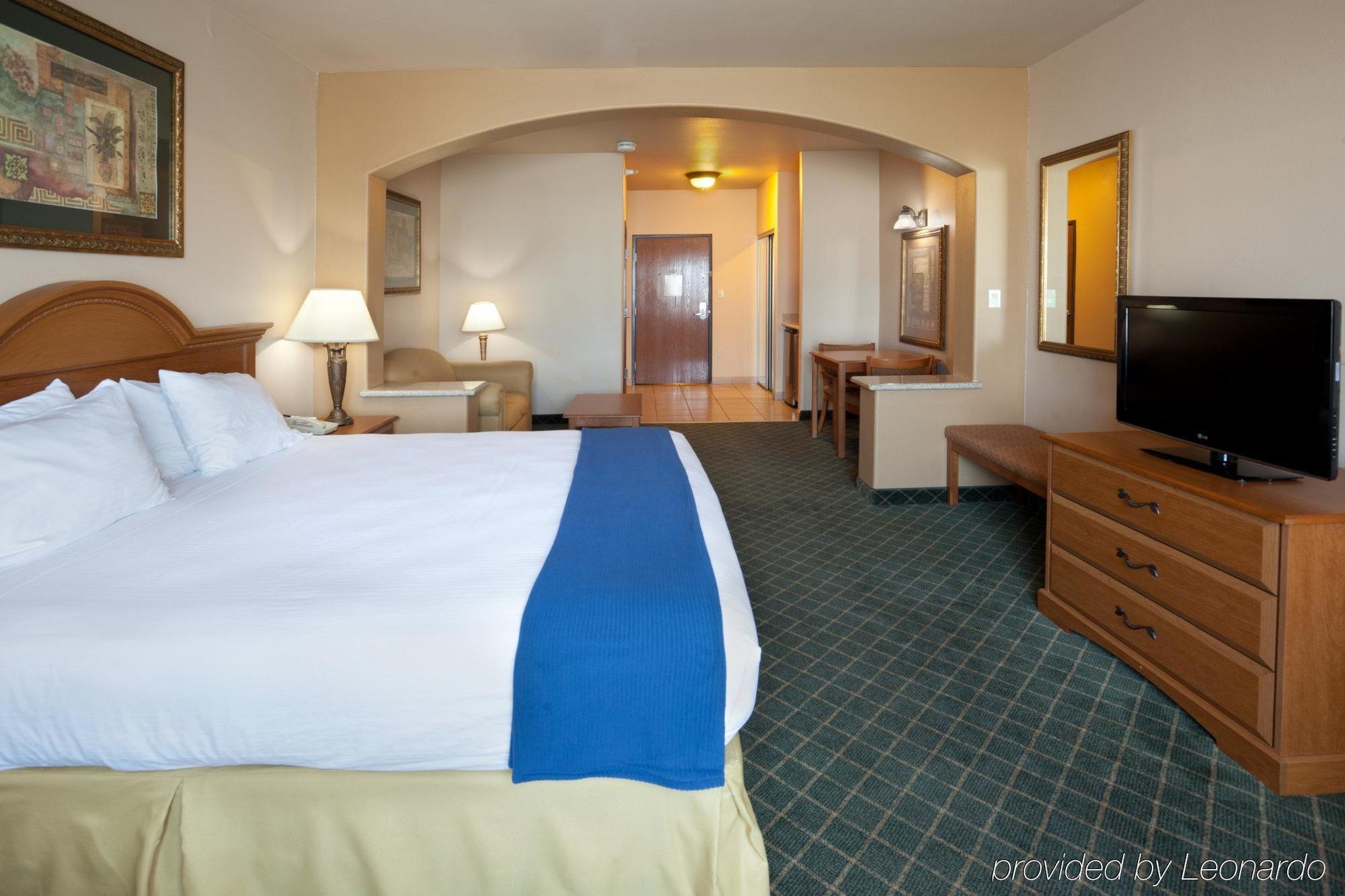 Holiday Inn Express Hotel And Suites Alice By Ihg Екстериор снимка