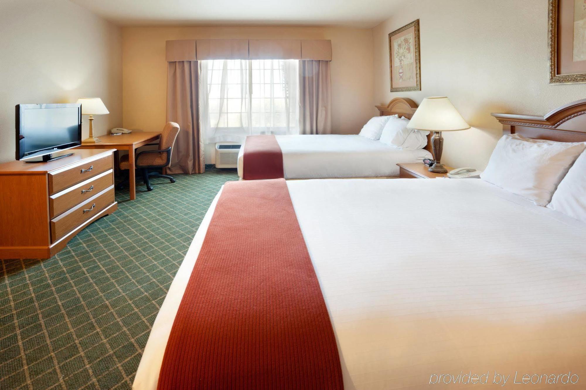 Holiday Inn Express Hotel And Suites Alice By Ihg Стая снимка
