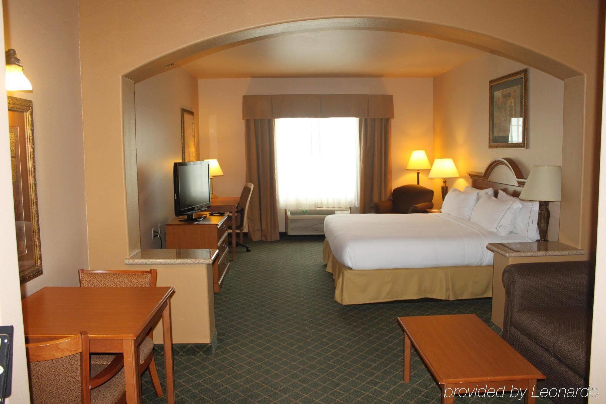 Holiday Inn Express Hotel And Suites Alice By Ihg Екстериор снимка